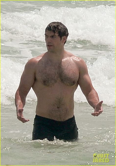 Henry Cavill Body Measurements Height Weight。